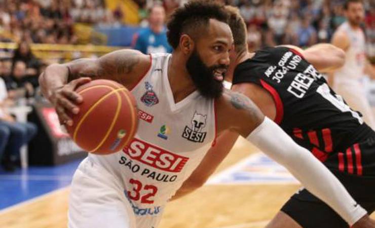 Franca bate o Flamengo em casa e fica a uma vitória do título do NBB