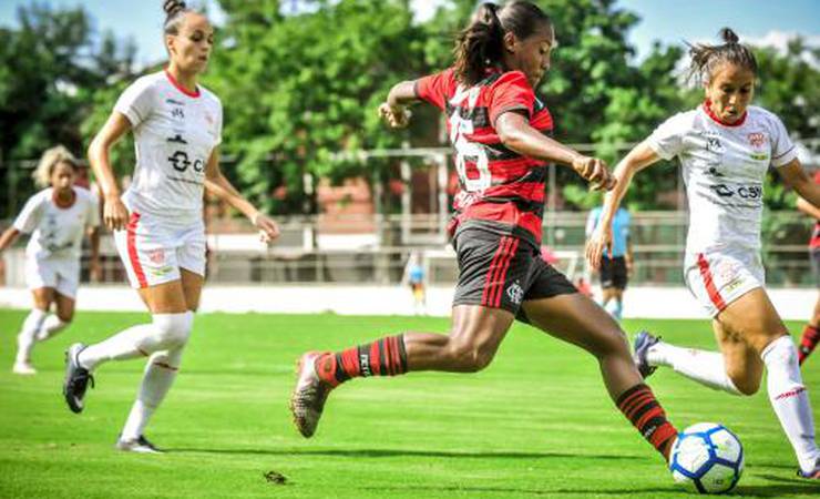 Feminino: Braga acerta a contratação de Rayanne, jogadora do Flamengo