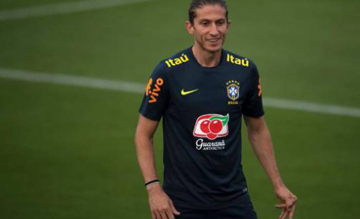 Após nova reunião com o Fla, Filipe Luís adia decisão: 'Negociação segue'