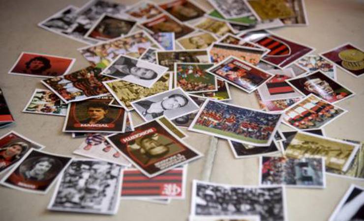 Álbum do Flamengo vende 150 mil pacotes de figurinhas em três dias