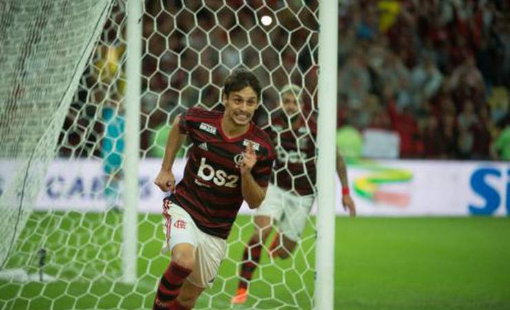 Rodrigo Caio supera rótulos, exorciza fair play e tem redenção ao eliminar o Corinthians