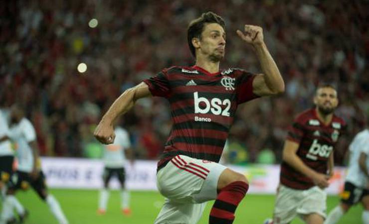 Zagueiro-artilheiro, Rodrigo Caio vive melhor fase goleadora da carreira
