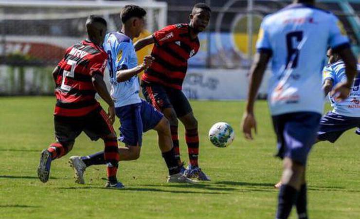 Meia do Flamengo Sub-17 comenta estreia contra Real Madrid