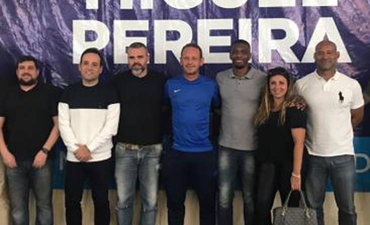 Juan lança primeira edição de sua clínica de futebol, em Miguel Pereira