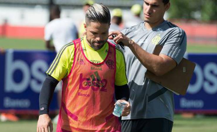Após eliminação do Flamengo, Diego explica cobrança de pênalti no meio do gol: 'Treinei exatamente igual'