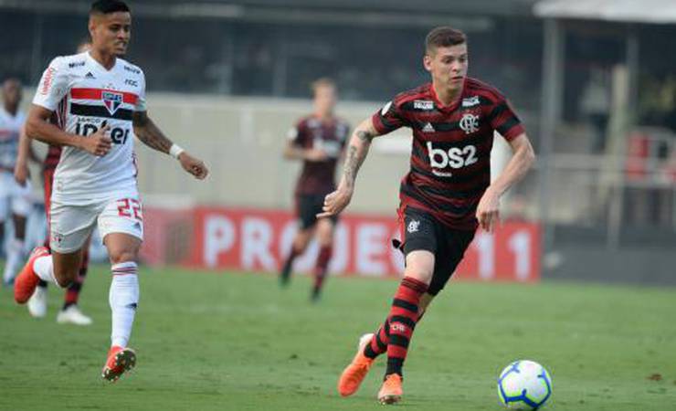 Ronaldo se despede do Flamengo nas redes sociais; volante irá assinar com Shimizu S-Pulse