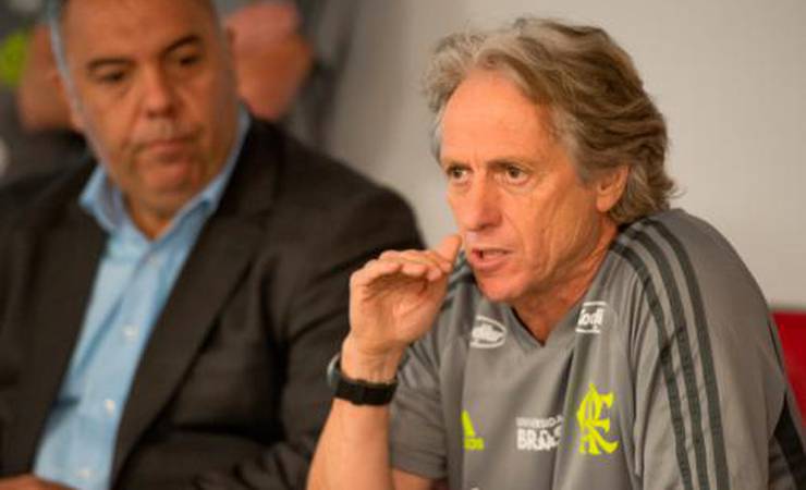 No mercado: Fla segue à procura de contratações, e defesa é prioridade