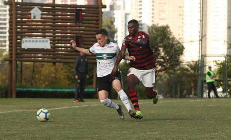 Fora de casa, Fla goleia Coritiba em estreia no Brasileirão Sub-20
