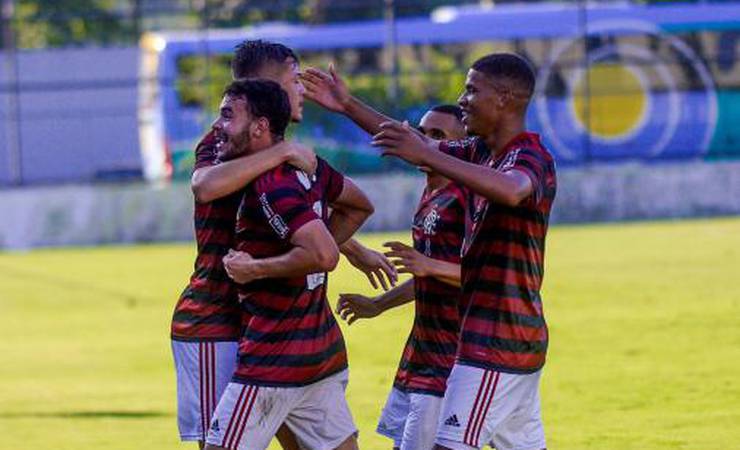 Sub-17: Flamengo vence o Athletico e avança para semifinal do Brasileirão