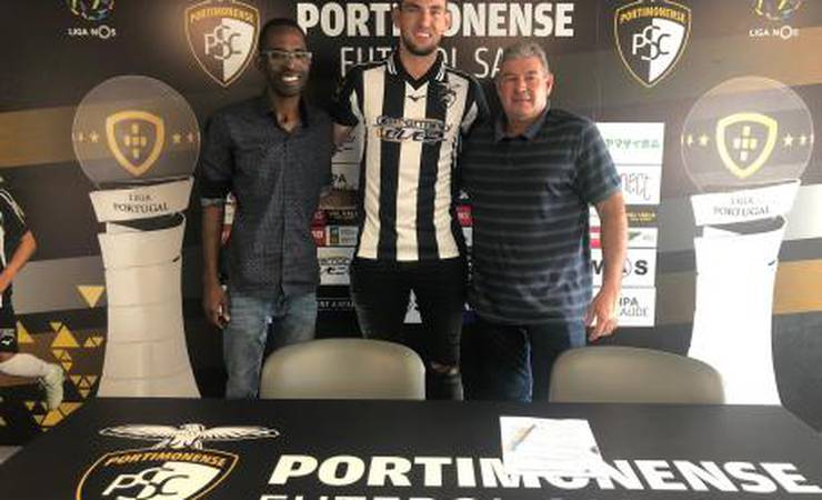 Ex-Flamengo, zagueiro Willyan acerta com o Portimonense