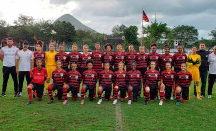 Ansiosa para estreia no BR Sub-18, Ana Clara exalta preparação do Fla