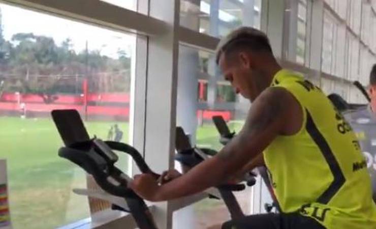 Vice-campeão da Copa América, Trauco se reapresenta ao Flamengo