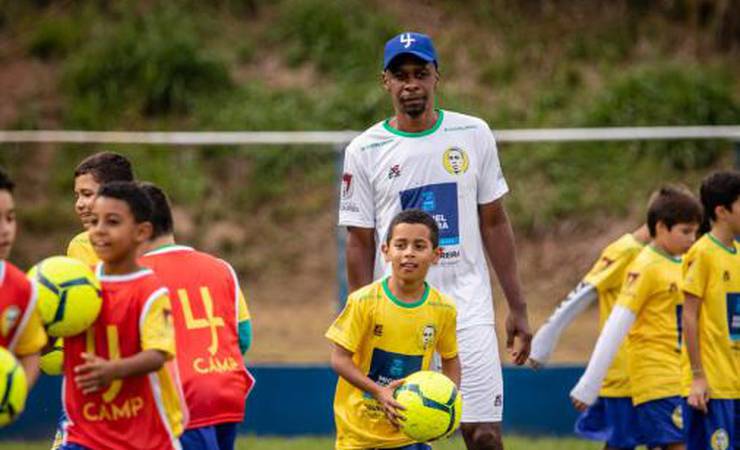 Vassouras recebe segunda edição da J4 Camp, a clínica de futebol de Juan