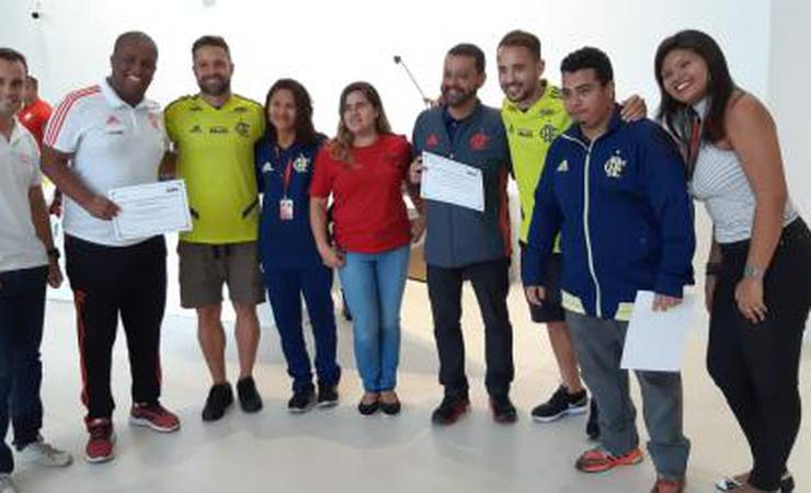 'Torcedor da Universidade': Atlético-MG, Corinthians e Fla promovem concurso de três mil bolsas