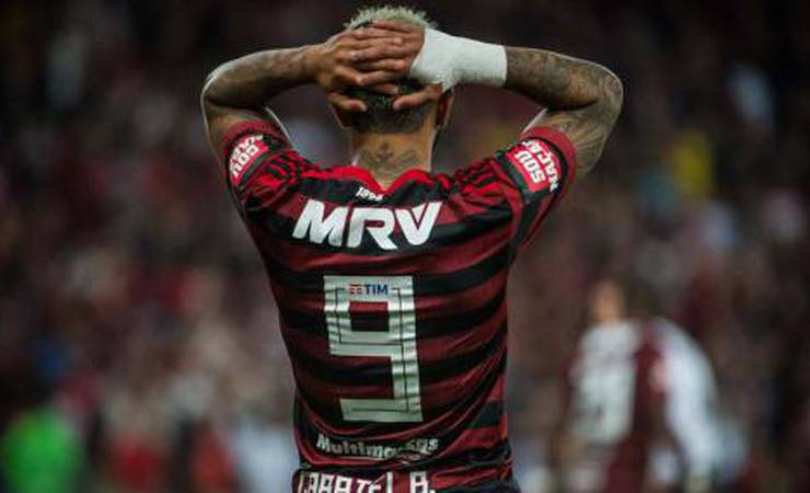 Lesões pesam, time perde intensidade e falha nos pênaltis: a queda do Fla