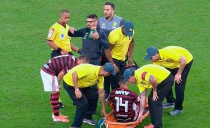 Arrascaeta aparece no Ninho em reapresentação para realizar exames