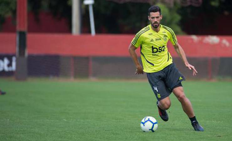 Pablo Marí é regularizado e pode estrear pelo Flamengo no domingo