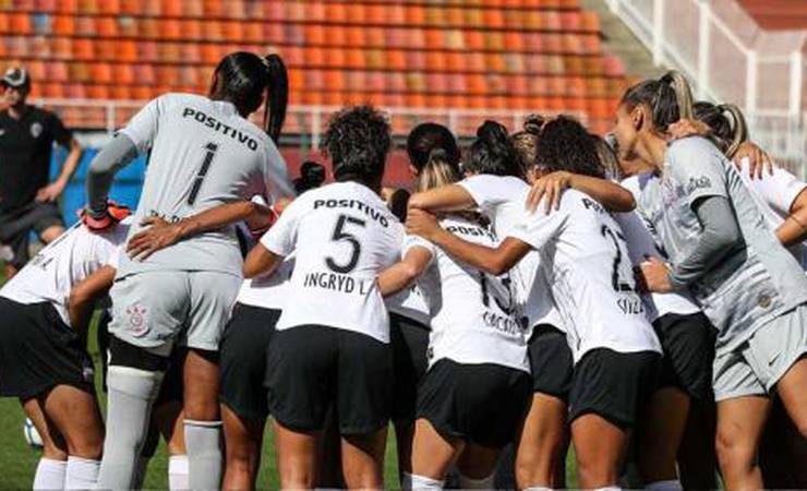 Brasileiro feminino: Corinthians bate o Fla e se mantém na briga pelo topo