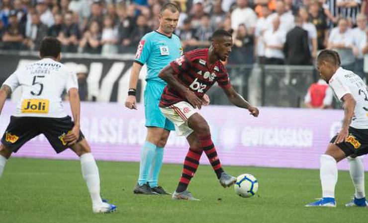 Rápida adaptação e versatilidade: Gerson ganha pontos com Jorge Jesus