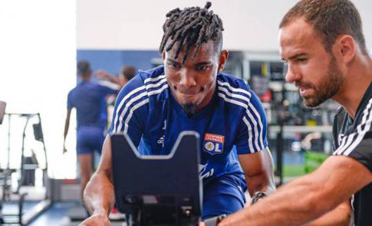 Novela Thiago Mendes: Flamengo mantém otimismo e terá reunião decisiva com Lyon nesta quarta