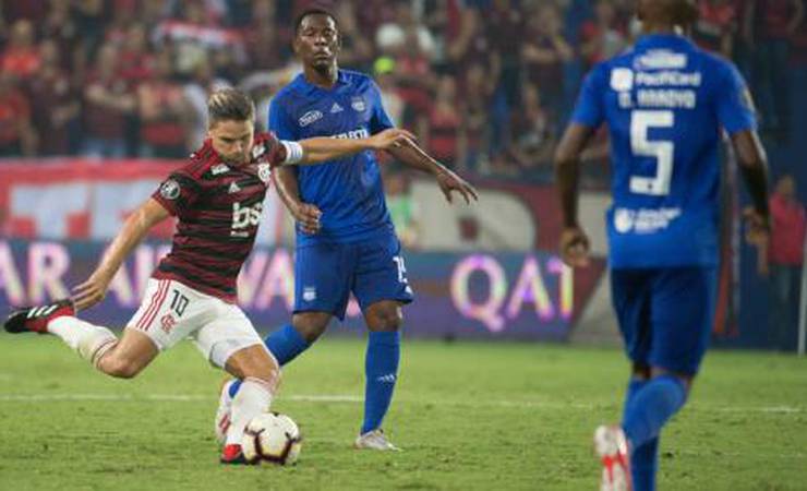 Bruxa solta! Com suspeita de fratura, Diego se junta a trio no DM do Fla