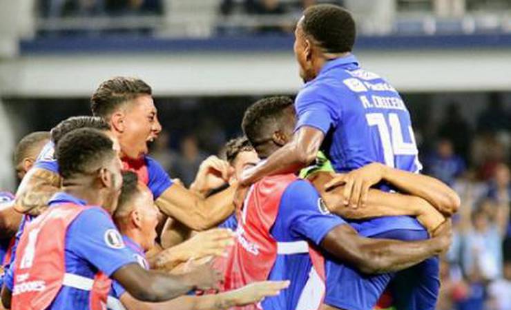Veja como a imprensa internacional reagiu à derrota do Flamengo para o Emelec
