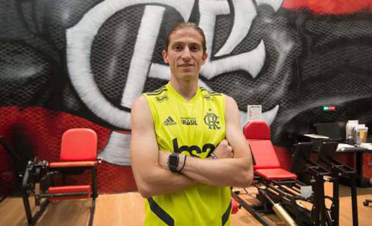 Filipe Luís quebra escrita de quase 10 anos e se mantém 'on' para a Seleção