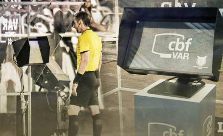 VAR na berlinda! Polêmica prossegue, mesmo com a tecnologia no futebol