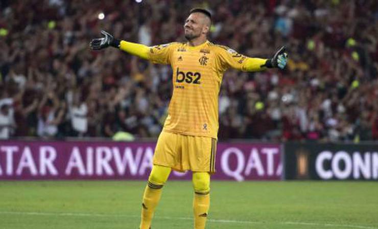 Diego Alves fala em sofrimento e exalta classificação: 'Sensação única'