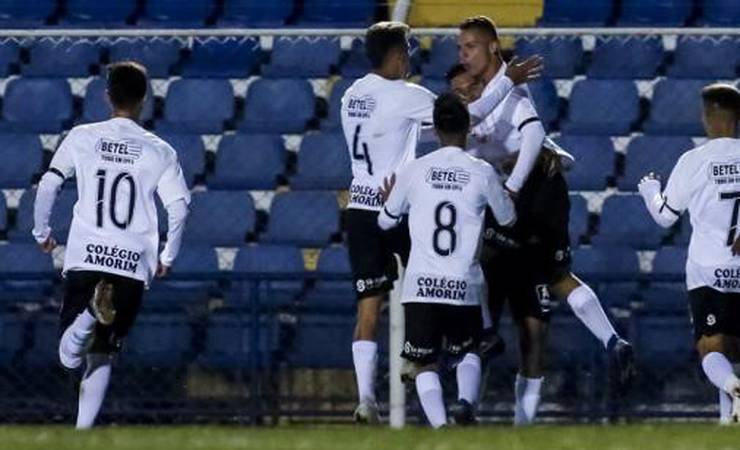 Corinthians e Flamengo fazem jogo de ida da final do sub-17 no Pacaembu
