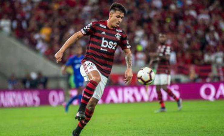 Thuler comenta parceria com Pablo Marí no Flamengo: 'Ajuda bastante'