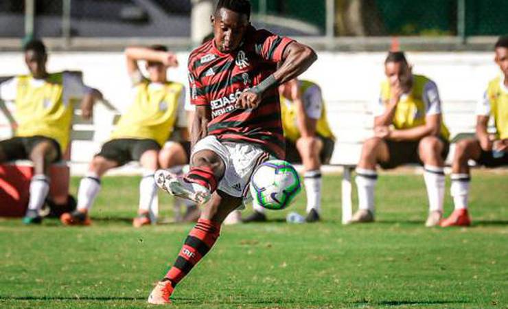 Com golaço de Yuri, Fla bate a Ponte e se mantém líder do Brasileiro Sub-20