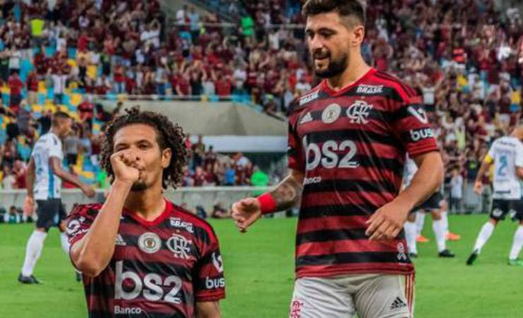 Jogadores do Fla comemoram, e Arão mira o Vasco: 'Jogar da mesma forma'