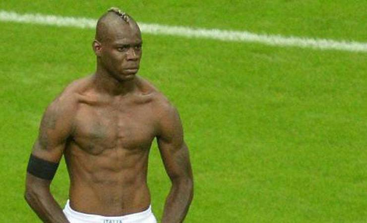 Com 'ok' de Landim, Marcos Braz viaja para Europa por Balotelli