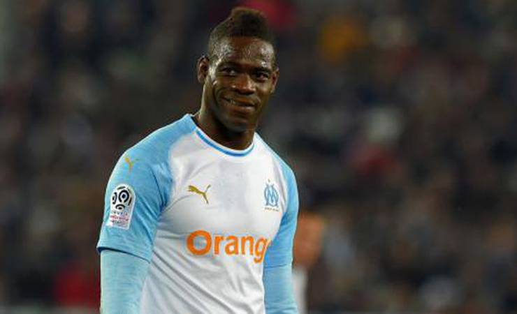 Cobiçado pelo Flamengo, Balotelli é anunciado por clube italiano