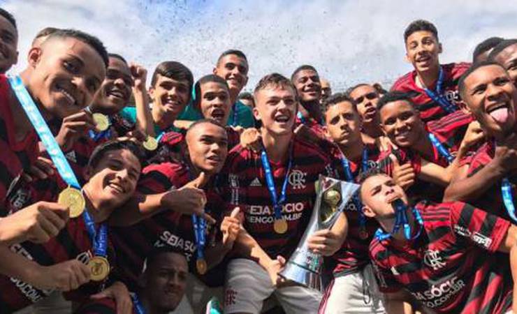 Daniel Cabral enaltece elenco do Fla após o título do Brasileiro Sub-17