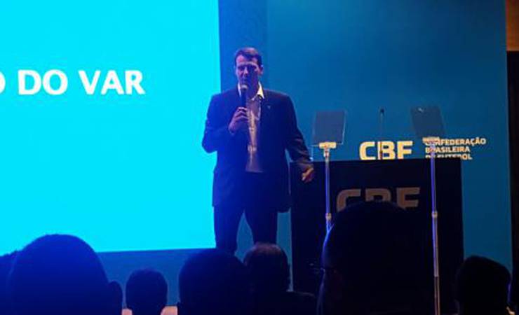 CBF divulga que espectador terá acesso à mesma imagem do VAR