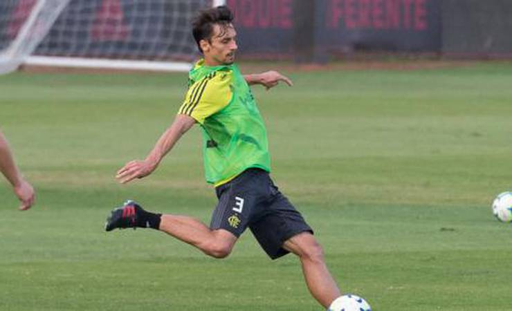 Rodrigo Caio e Vitinho treinam com o grupo e devem voltar contra o Inter