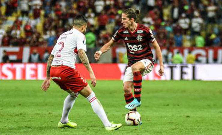 Estreante em Libertadores, Filipe Luís comemora: 'Sensação muito boa'