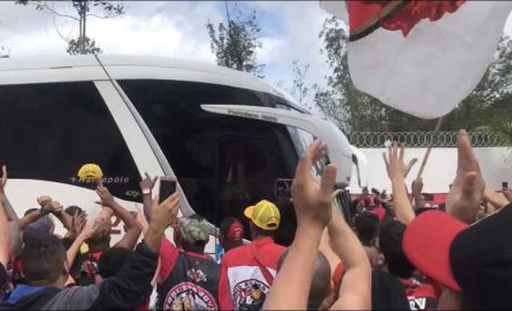 Torcida vai ao Ninho em apoio ao Fla antes de 'finais' contra Ceará e Inter