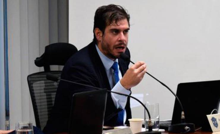 Presidente do STJD analisa combate à homofobia: 'Em prol do espetáculo'