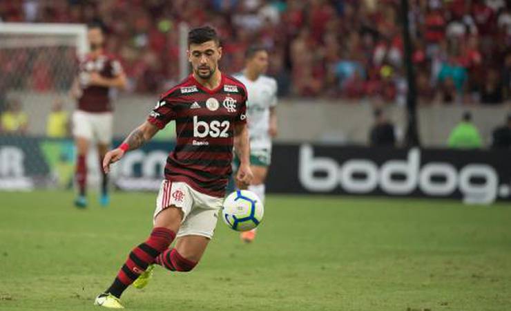 Arrascaeta elogia Bruno Henrique e Gabigol: 'Privilégio jogar com eles'