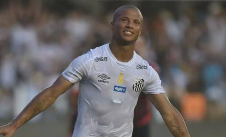 Santos joga contra o Flamengo por liderança e marca inédita