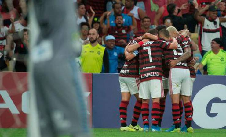 Encaixes, resiliência e progresso defensivo: Fla solidifica o 'caminho'