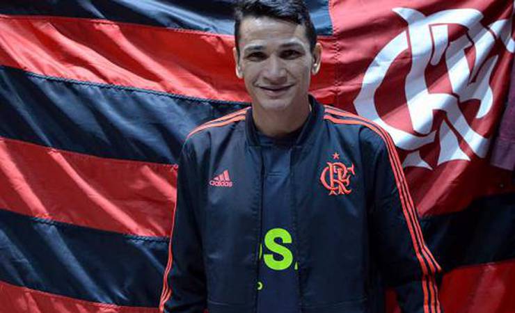 Ronaldo Angelim crê em ano de ouro do Fla: 'Pelo menos um grande título'
