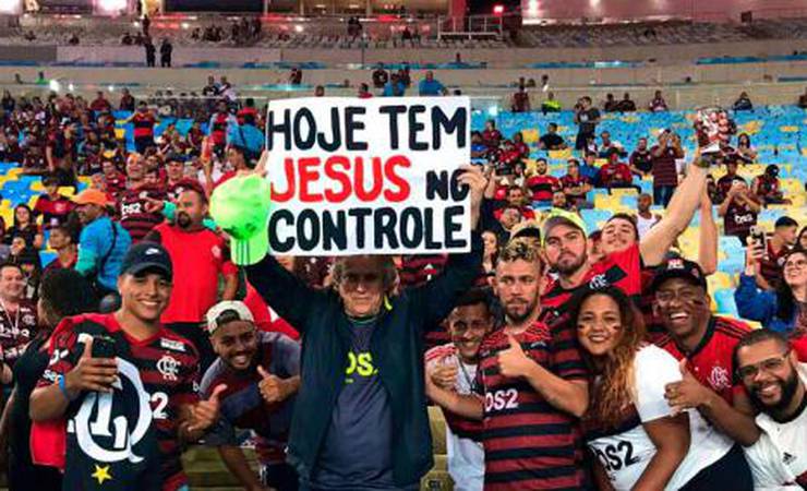 Sósia de Jorge Jesus faz sucesso no Maracanã na partida contra o Inter