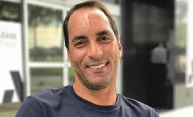 Edmundo recebe primeira dose da vacina contra Covid-19: 'Confesso que fiquei emocionado'