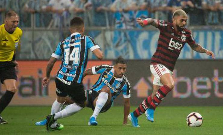 VAR, polêmicas... Grêmio e Flamengo empatam no jogo de ida da semifinal da Libertadores