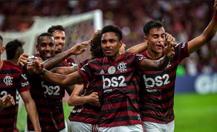 Inspirado, Vitinho exalta vitória e atuação: 'Representa meu trabalho'