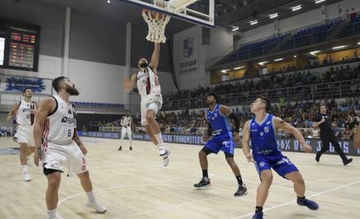 Flamengo quase sofre virada no fim, mas bate Minas na abertura do NBB